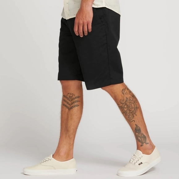 Volcom Frickin Black Chino Shorts-Size 32 - Picture 2 of 12